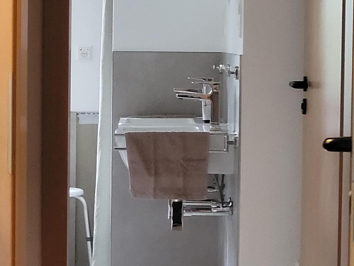 I24Rooms - Gaestezimmer Mit Eigenem Garten Legau Exterior foto