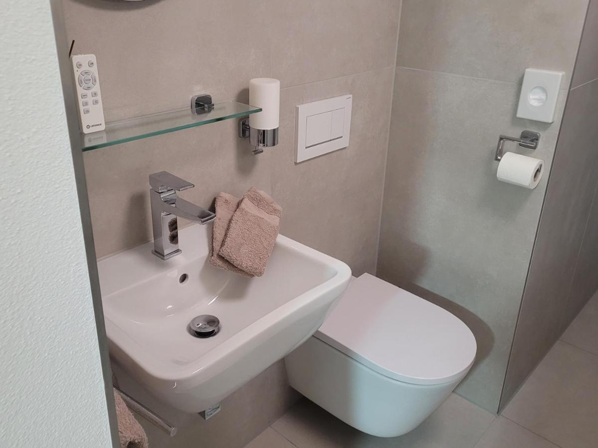 I24Rooms - Gaestezimmer Mit Eigenem Garten Legau Exterior foto